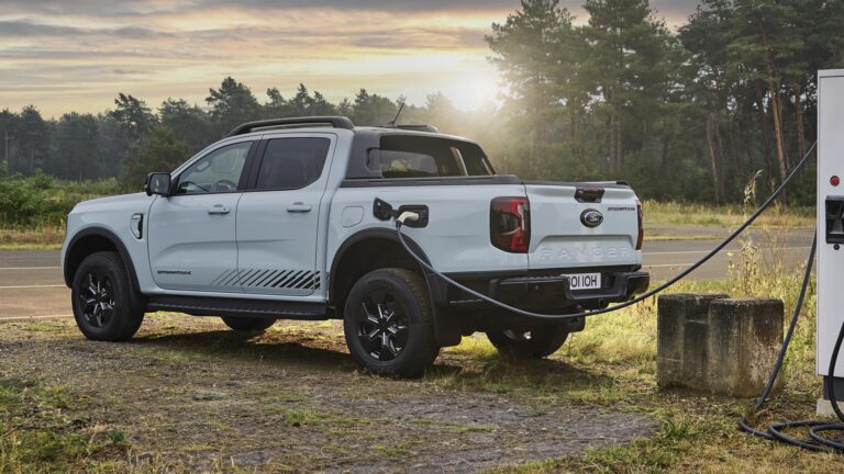 Ford Ranger finns som plug-in hybrid hos Brandt. 