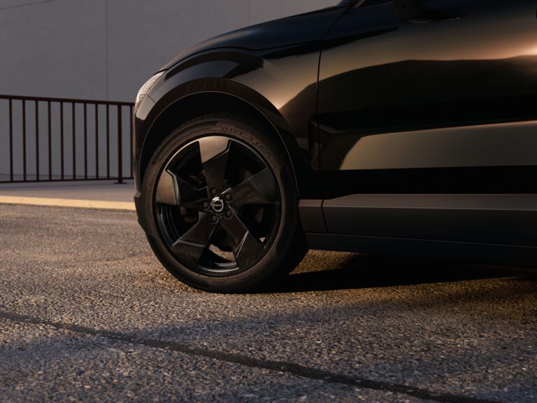 EX30 Black Edition – från 3 995 kr/mån