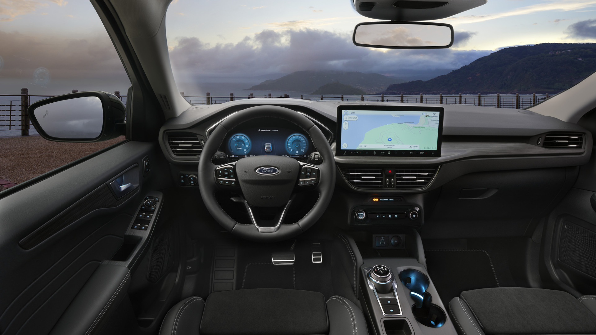 ford kuga interiör brandt bil